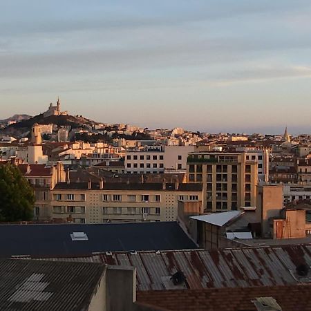 Sublime 2 Pieces Vue Incroyable Mer Et Tout Les Monuments De Marseille Exteriör bild