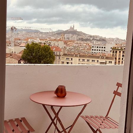 Sublime 2 Pieces Vue Incroyable Mer Et Tout Les Monuments De Marseille Exteriör bild