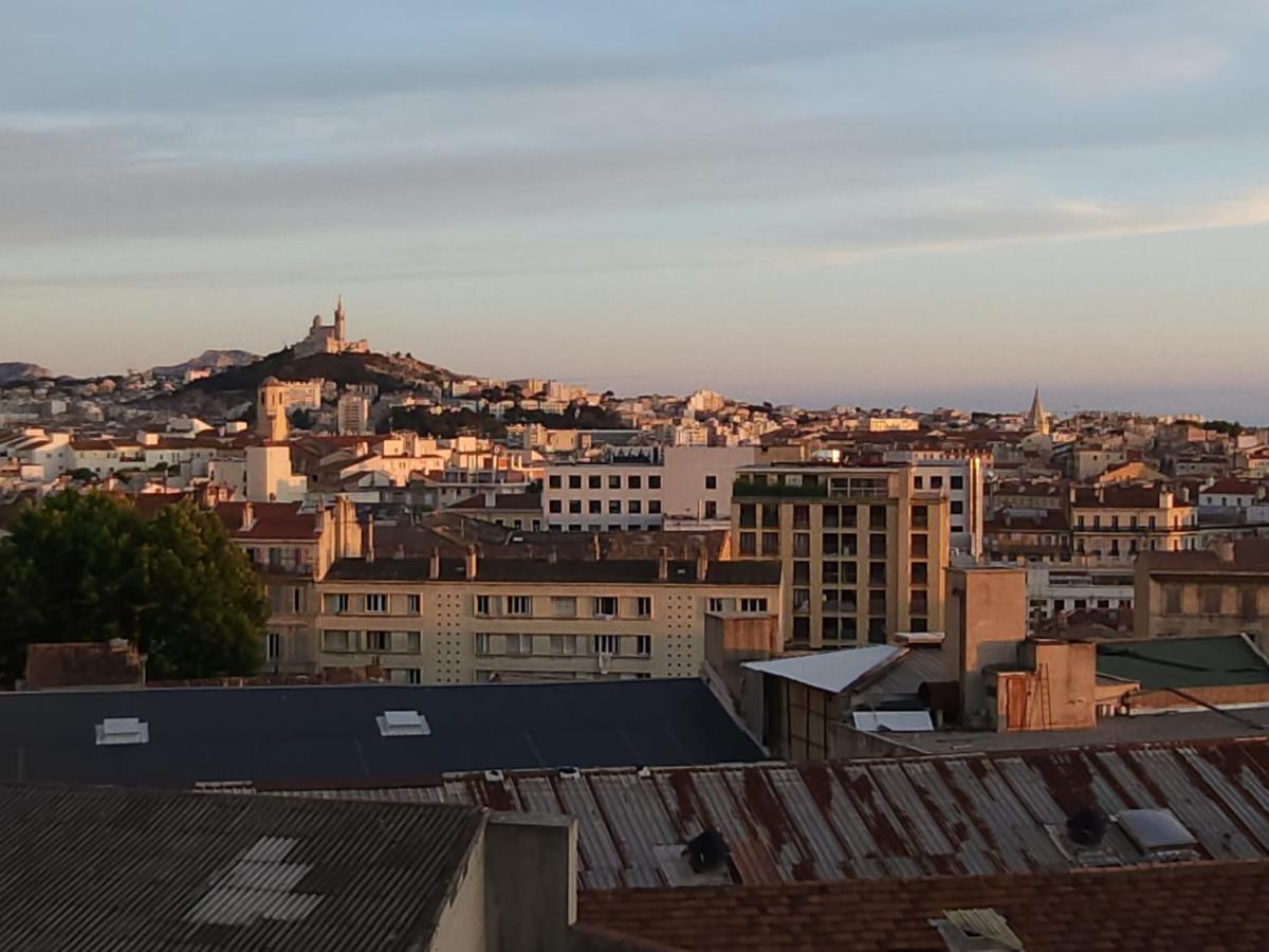 Sublime 2 Pieces Vue Incroyable Mer Et Tout Les Monuments De Marseille Exteriör bild